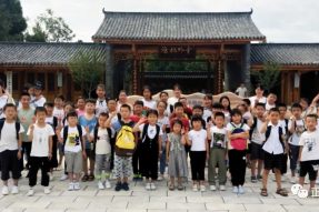 暑假老師和孩子們在“寺外桃源”景區(qū)的戶外活動(dòng) 好嗨哦！